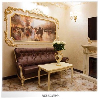 Трехместный нераздвижной мягкий диван для гостиной Мадрид-10 в классическом стиле из массива бука (SNS-63)